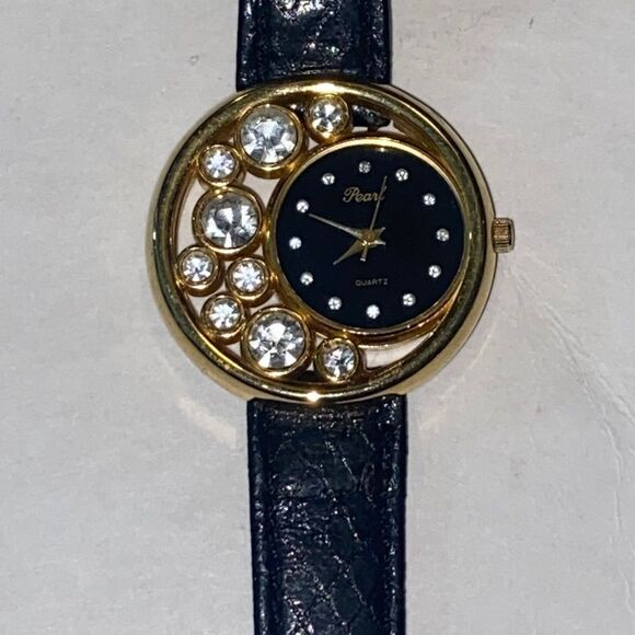 Pearl Quartz Sophisticated Women\'s Black and Gold Watch Needs Battery main image 5